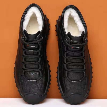 Mužské snehové čižmy: teplá vrchná časť z kože a kožušiny, gumová podrážka, šnurovanie vpredu