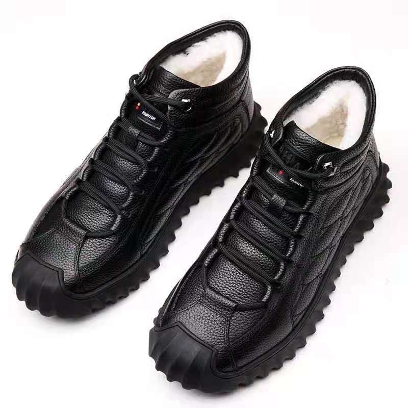 Mužské snehové čižmy: teplá vrchná časť z kože a kožušiny, gumová podrážka, šnurovanie vpredu
