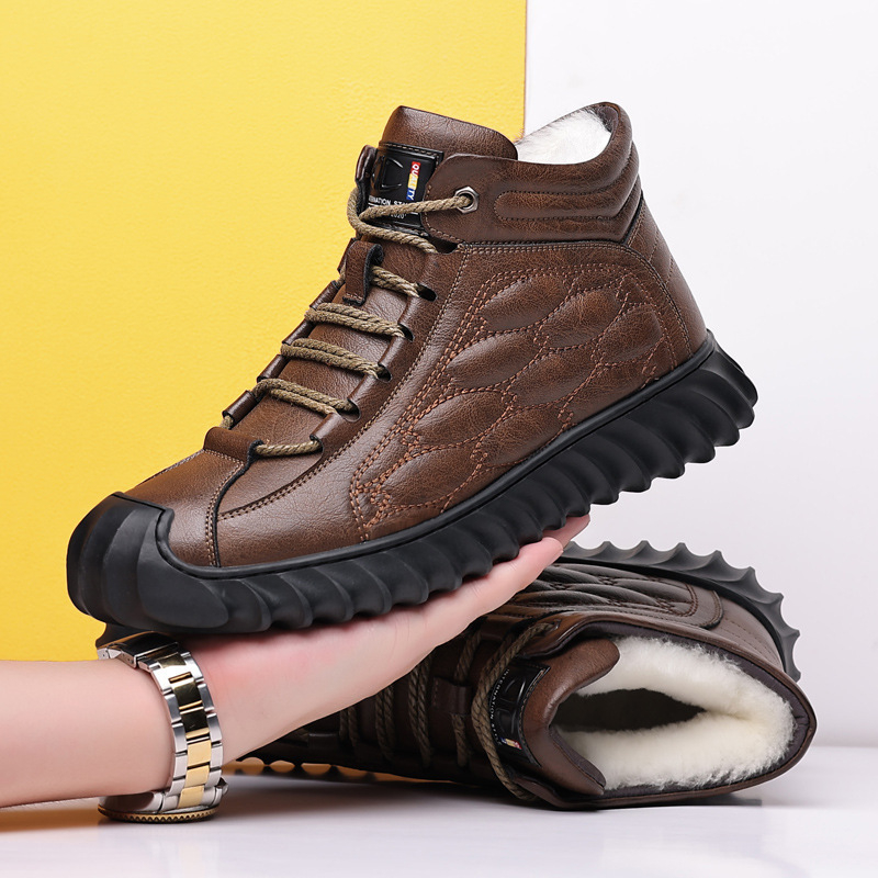Mužské snehové čižmy: teplá vrchná časť z kože a kožušiny, gumová podrážka, šnurovanie vpredu