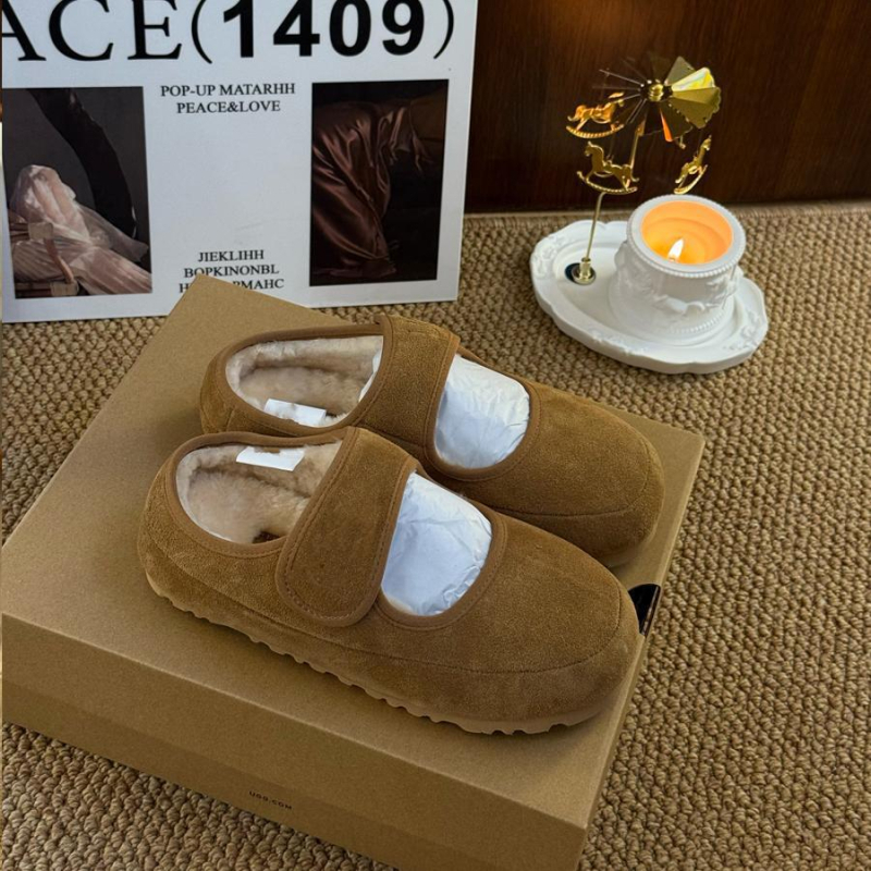 Παπούτσια Mary Jane με Velcro κλείσιμο, PU πάνω μέρος, επένδυση από συνθετικό κοντό βελούδο, στρογγυλή μύτη, χαμηλό τακούνι