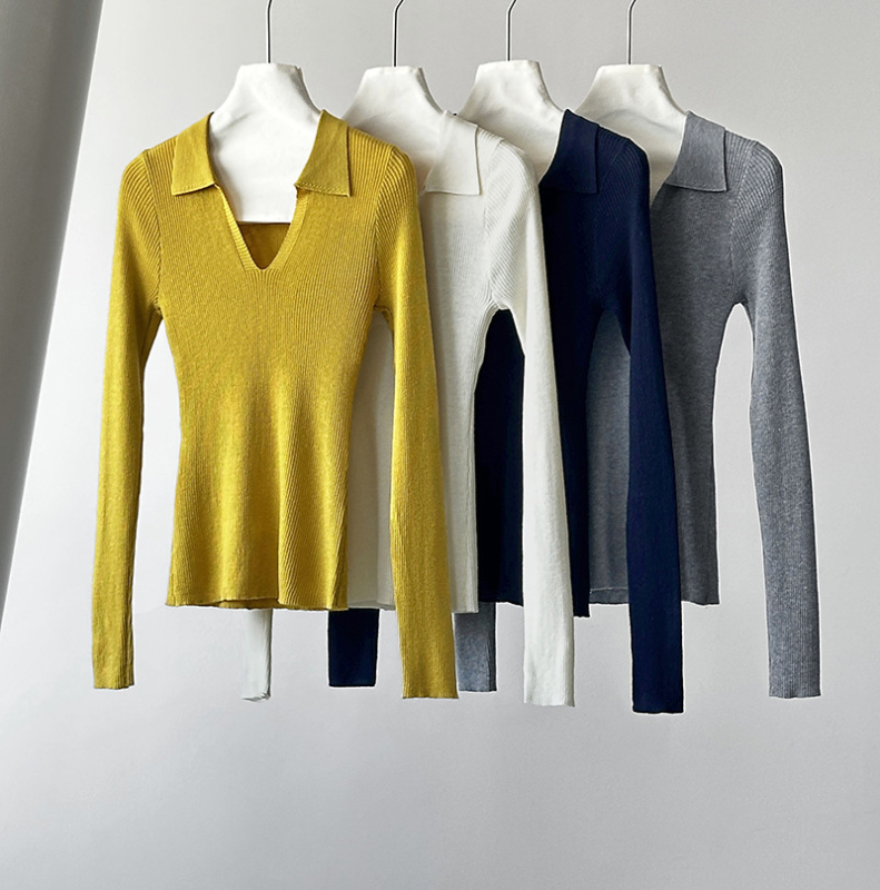 Džemper s V-izrezom, slim fit, dugi rukavi. Model 568