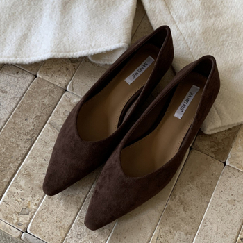 Női Mary Jane cipő, hegyes orr, alacsony ferde sarok, velúr felsőrész, gumírozott talp, slip-on