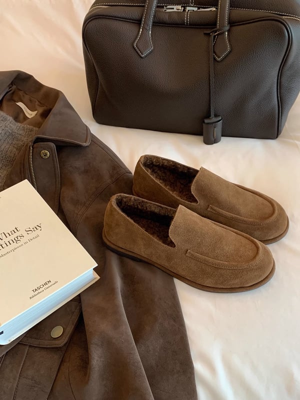 Γυναικεία παπούτσια από βελούδινο επάνω μέρος, εσωτερική επένδυση από τεχνητή γούνα, χωρίς κορδόνια, στρογγυλή μύτη, καουτσούκ σόλα