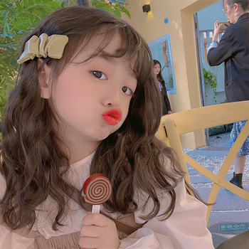 Detská parochňa s dlhými kučerami a Qi ofina, úplné prekrytie hlavy, vlasy z drôtu vysokej teploty, mechanizmus konštrukcie, model 908