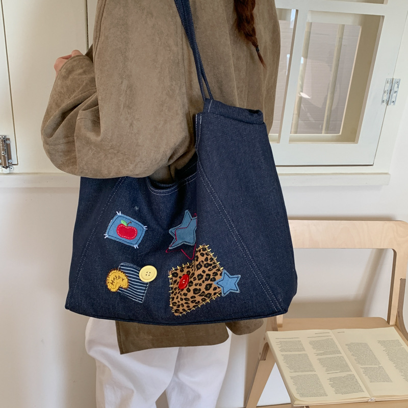 Ženska Tote torba od denima – street trend stil, vodoravni kvadratni oblik, magnetska kopča, podstava od poliestera