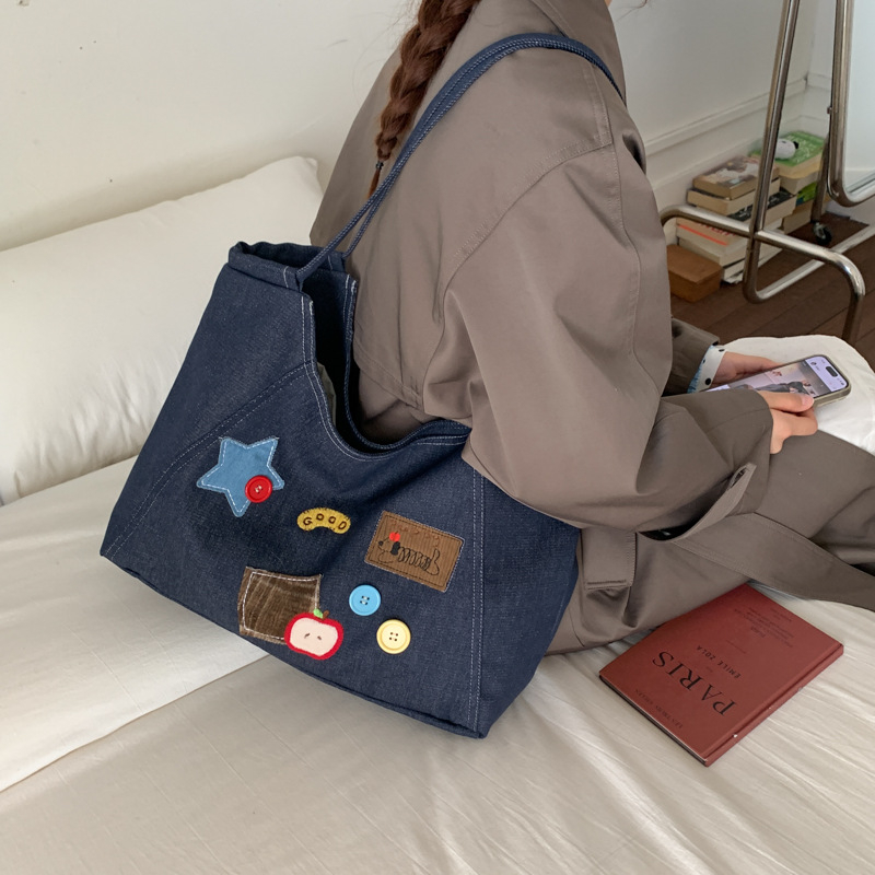 Ženska Tote torba od denima – street trend stil, vodoravni kvadratni oblik, magnetska kopča, podstava od poliestera