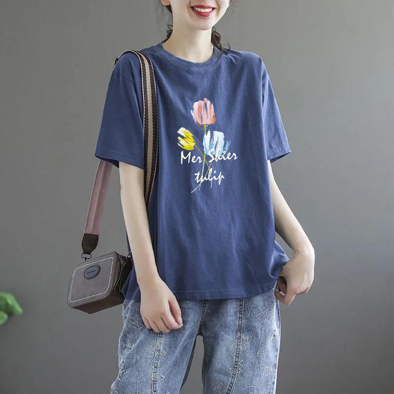 Polüester T-särk, lühikeste varrukatega, ümmarguse kaelusega, vaba lõige, trükk