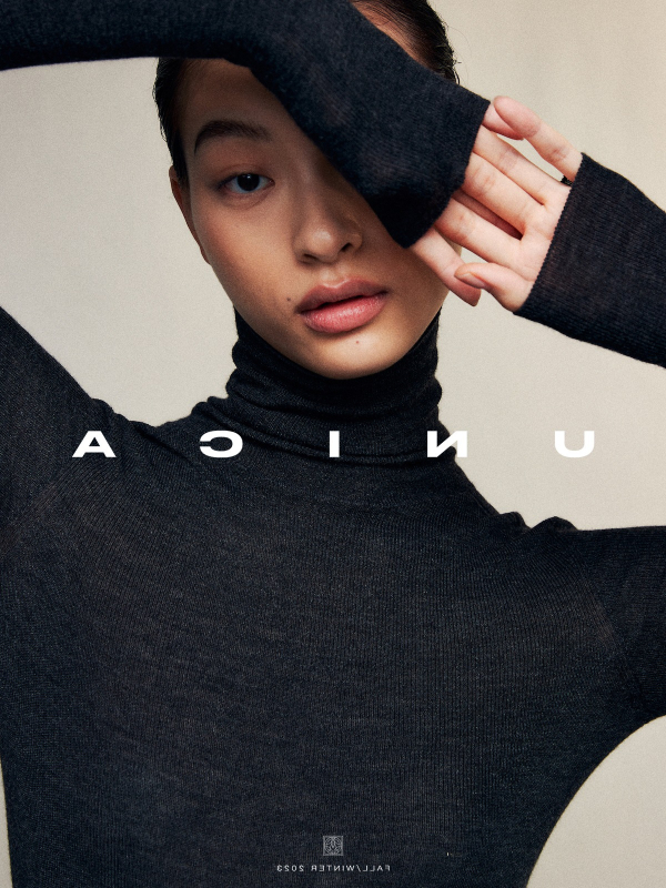 Pulover din lână, tricot fără cusături, guler înalt, mâneci lungi, croială slim