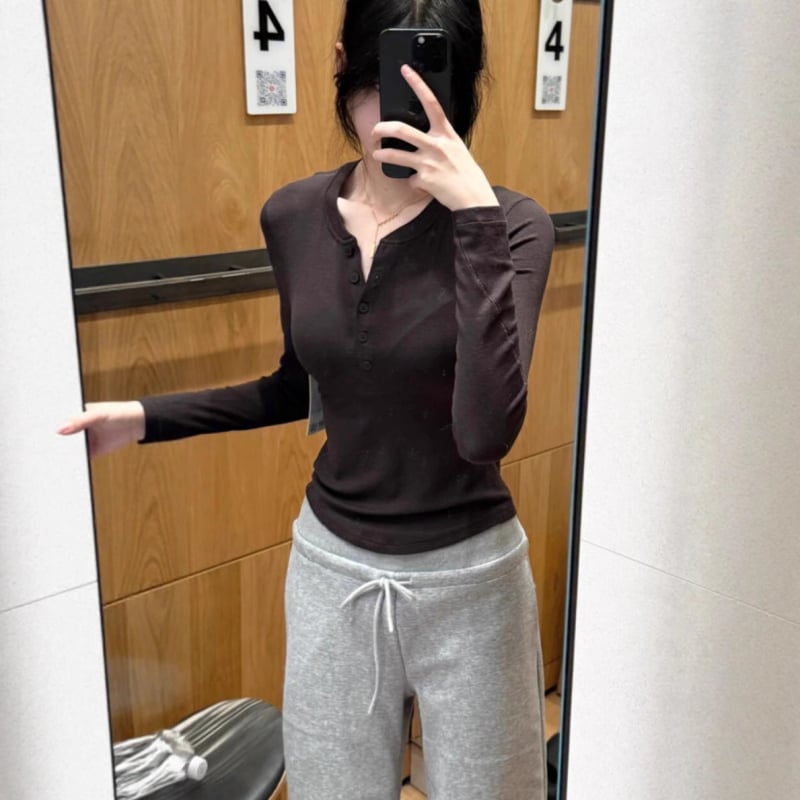 Ženski Henley s dugim rukavima, uski kroj, pamuk mešavina (poluotvoren ovratnik, duljina 50–65 cm)