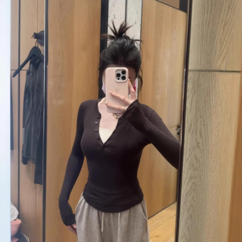Ženski Henley s dugim rukavima, uski kroj, pamuk mešavina (poluotvoren ovratnik, duljina 50–65 cm)