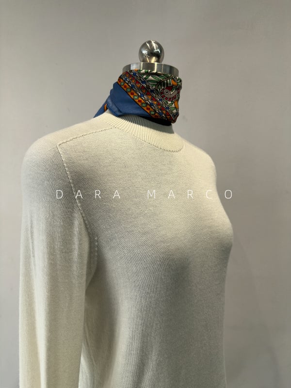 Dámsky bezšvový sveter s kruhovým výstrihom a Raglan rukávmi — kašmírová zmes s akrylom, stredná hrúbka, hodvábny lesk pleteniny, Jeseň 2025