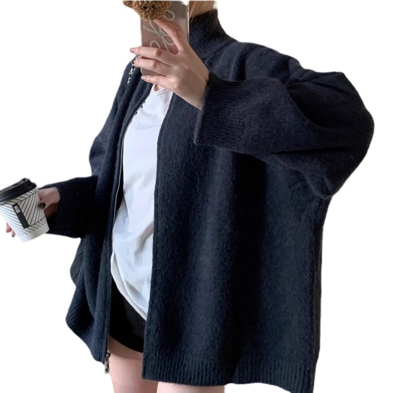 Cardigan tricotat cu guler stand, închidere frontală cu fermoar dublu, mâneci lungi, croială lejeră