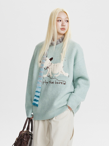 Pulover uni, guler rotund, mâneci lungi, nasturi într-o singură linie, 70–80% poliester