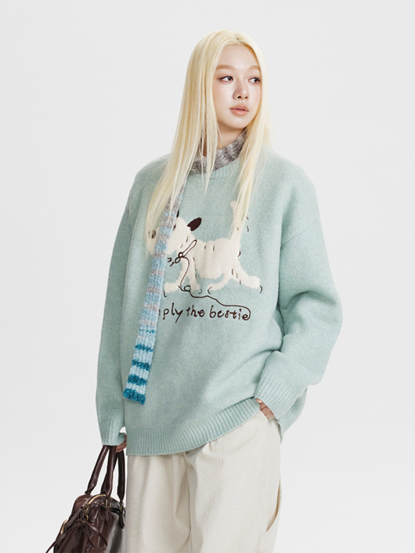 Pulover uni, guler rotund, mâneci lungi, nasturi într-o singură linie, 70–80% poliester