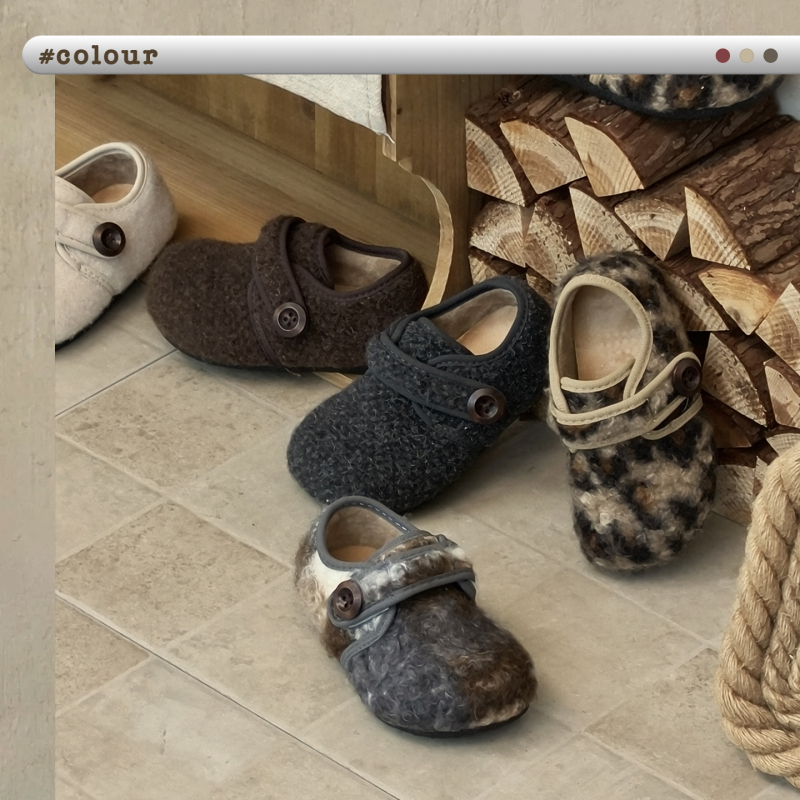 Talveks lastele villase ülaosaga, fleece voodriga, libisemiskindla tallaga ja Velcro kinnitusega