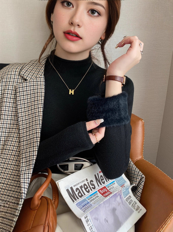 Paksu pullover poolkõrge kaelaga, pikad varrukad, regulaarne pikkus, viskoosi kiududest