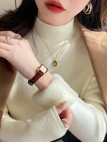 Paksu pullover poolkõrge kaelaga, pikad varrukad, regulaarne pikkus, viskoosi kiududest