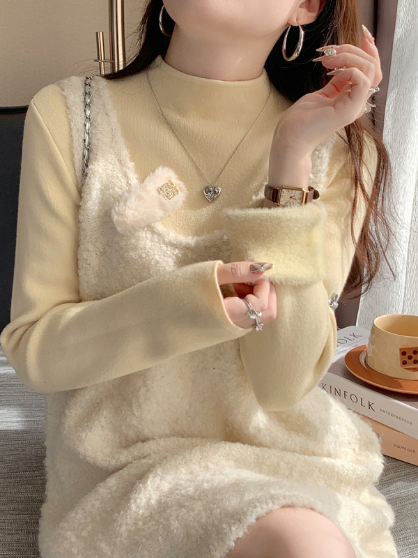 Paksu pullover poolkõrge kaelaga, pikad varrukad, regulaarne pikkus, viskoosi kiududest