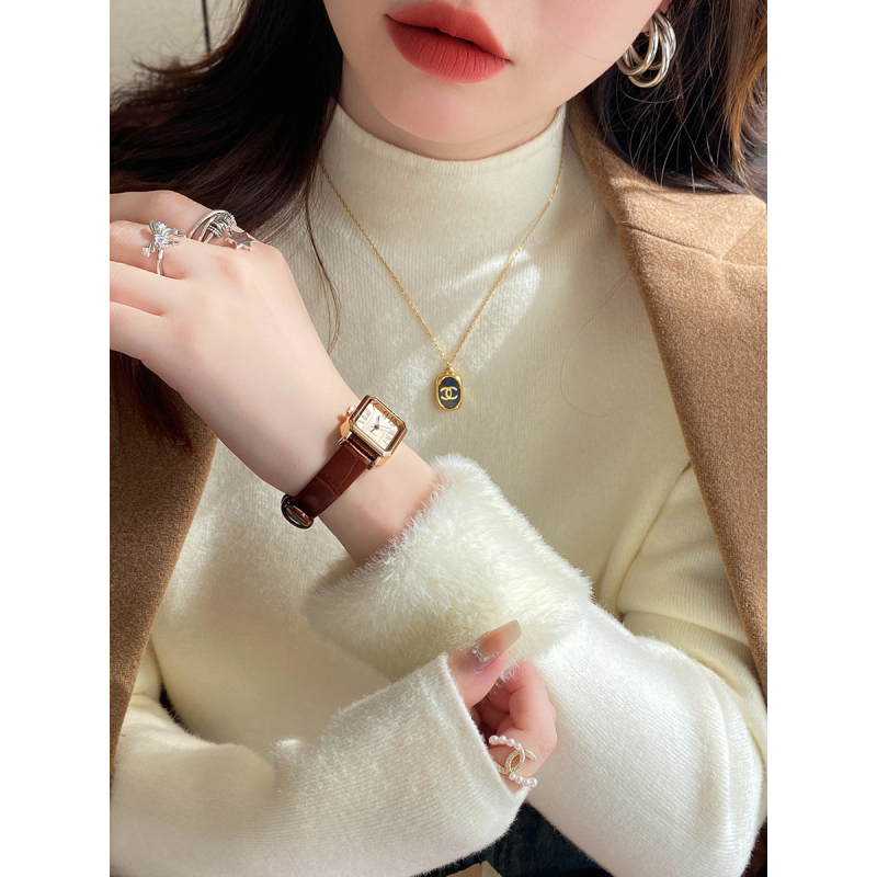 Paksu pullover poolkõrge kaelaga, pikad varrukad, regulaarne pikkus, viskoosi kiududest