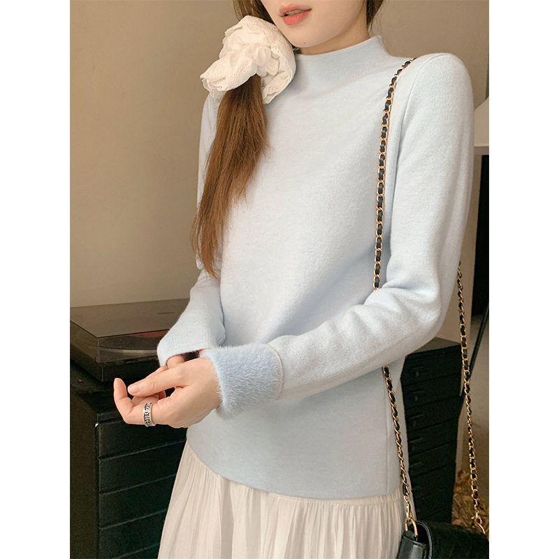 Paksu pullover poolkõrge kaelaga, pikad varrukad, regulaarne pikkus, viskoosi kiududest