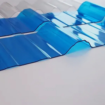 Strešný panel denného osvetlenia s vysokou svetelnou priechodnosťou, odolnosťou voči nárazom, koróziou, odolnosťou voči požiaru a starnutím