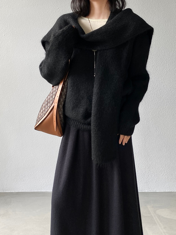 Kaheosaline kudumiskomplekt villaseguga: V-kaelaga pullover, pikad varrukad, lõtv lõige, ühetooniline