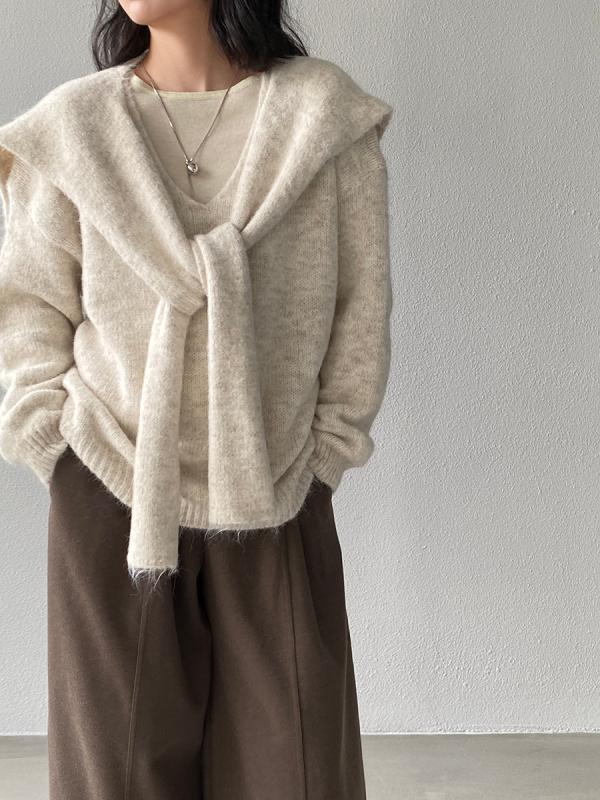 Kaheosaline kudumiskomplekt villaseguga: V-kaelaga pullover, pikad varrukad, lõtv lõige, ühetooniline