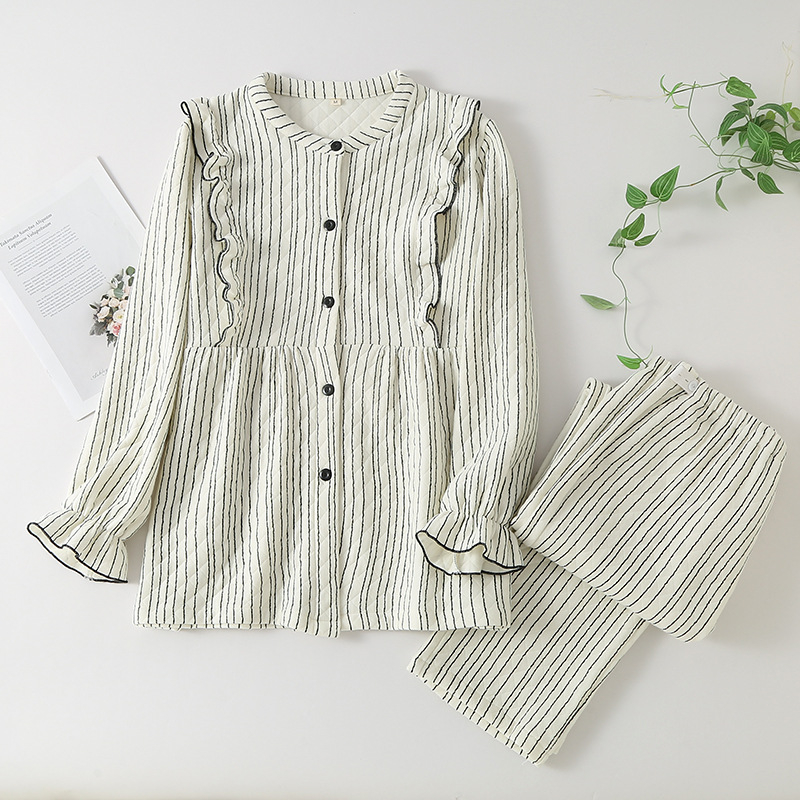 Zimné dojčovské pyžamo z bavlny — kardigánový štýl, minimalistické a pohodové, dlhé rukávy, nohavice, hrubý materiál 90–95% bavlna