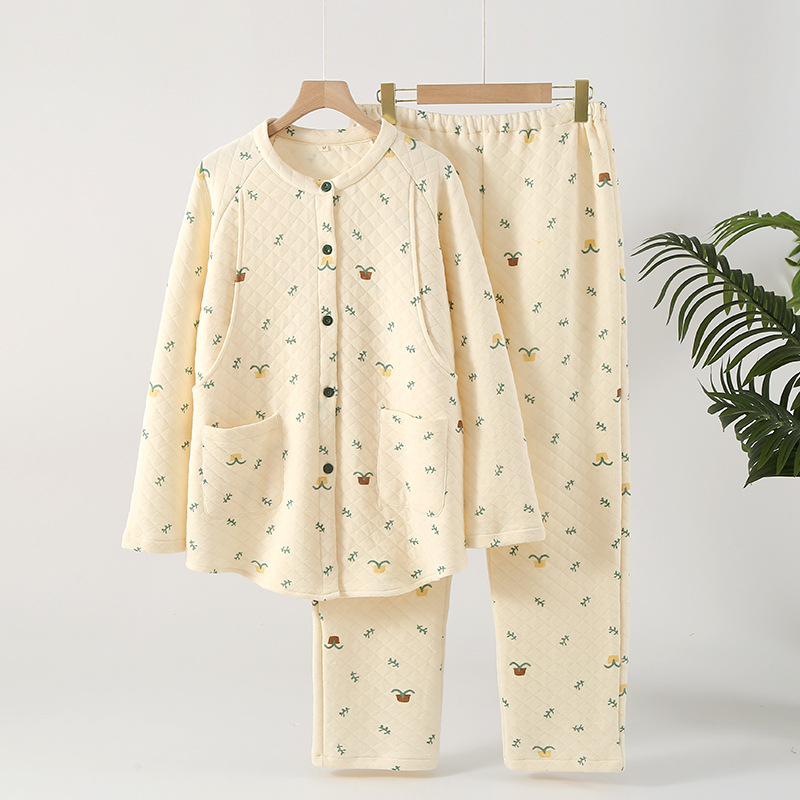 Zimné dojčovské pyžamo z bavlny — kardigánový štýl, minimalistické a pohodové, dlhé rukávy, nohavice, hrubý materiál 90–95% bavlna