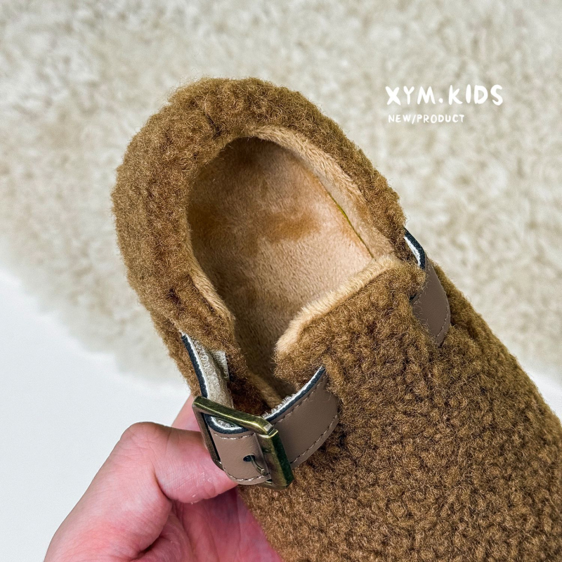 Koreapärase stiiliga karvased beebajalatsid pehme tallaga, ülaosa tekstiilmaterjalist, Velcro sulgemine, 1–6-aastastele