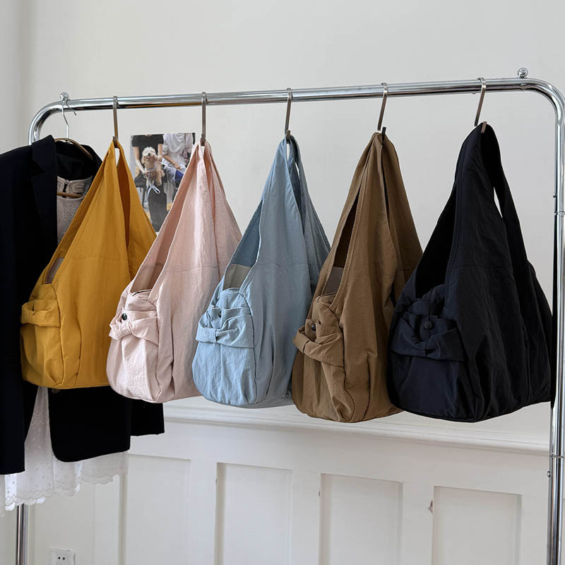 Nailonist tote kott tõmblukuga, polüestervooder, vertikaalne ristkülikukujuline, kahekordse õlarihmaga