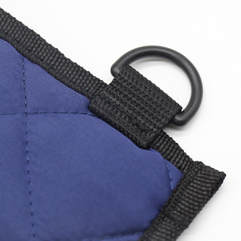 Ratastooli küljele kinnitatav hoiukott — mitmeotstarbeline tasku helkurribadega, ruudukujuline kuju, sobib reisidele ja kärudele