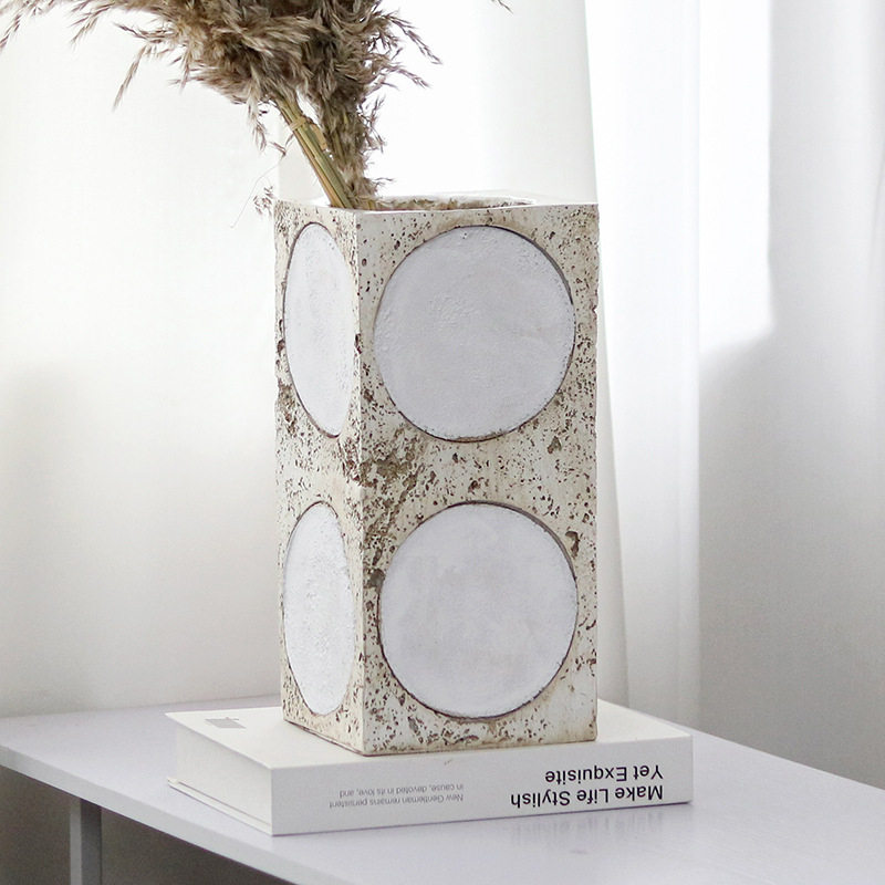 Váza – syntetická živica • moderné umelecké štýly • kartónové balenie • dekor do pracovného priestoru