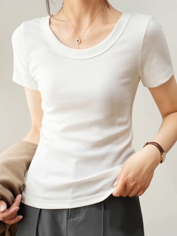 Naistele mõeldud T-särk puuvillase-viskoosi segu, lühikesed varrukad, U-tüüpi kaelus, baasmudel, suvi 2025