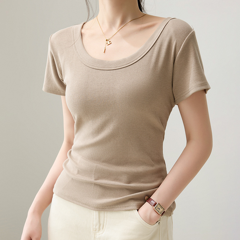 Naistele mõeldud T-särk puuvillase-viskoosi segu, lühikesed varrukad, U-tüüpi kaelus, baasmudel, suvi 2025