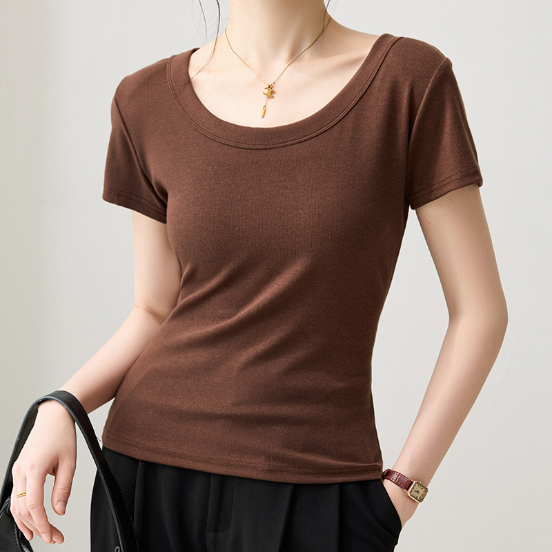 Naistele mõeldud T-särk puuvillase-viskoosi segu, lühikesed varrukad, U-tüüpi kaelus, baasmudel, suvi 2025