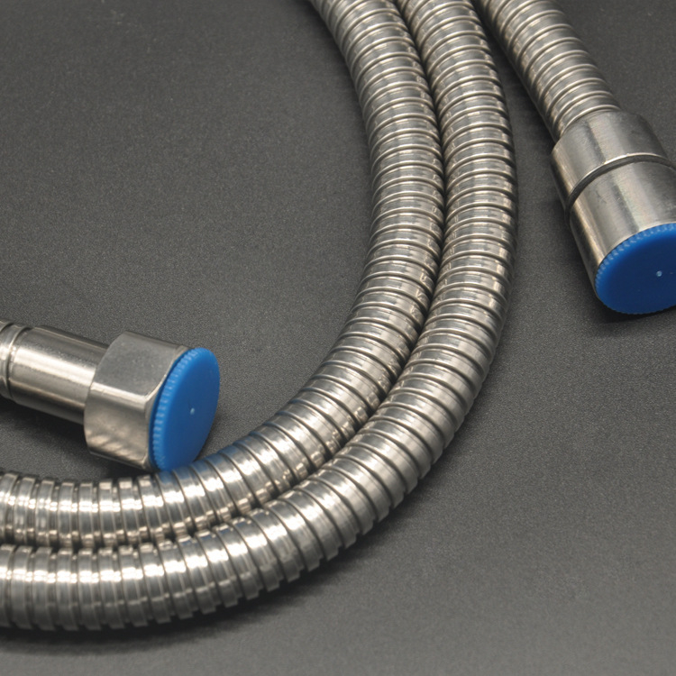 Σωλήνας ντους από ανοξείδωτο ατσάλι 304 με φινίρισμα γραμμωδούς σύρματος, ονομαστική πίεση 1.0, μέγιστη θερμοκρασία 90°C, εγκατάσταση 4 σημεία