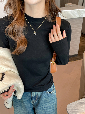 Viszkózszálból készült felső, álló gallérral, hosszú ujjú, normál hosszúságú