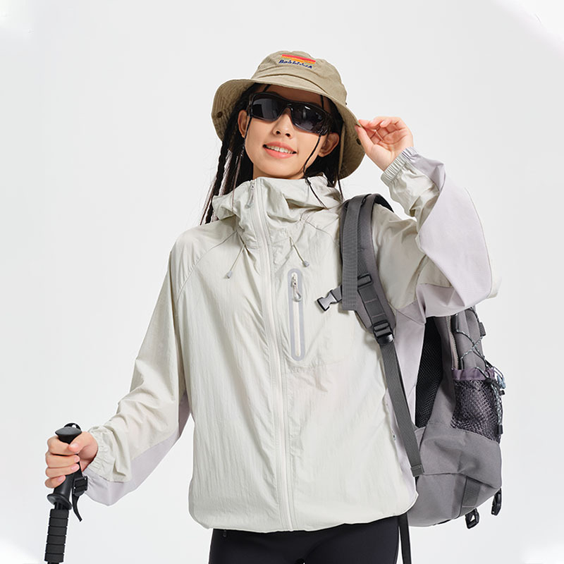 Išorinis lengvas vėjo švarkas – lengvas, kvėpuojantis, su gobtuvu, UPF1000+, nailono audinys