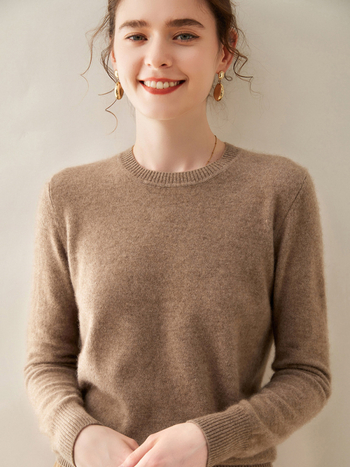 Sveter z kašmíru s obsahom 30-50%, voľný strih, okrúhly výstrih, žakardové pletenie