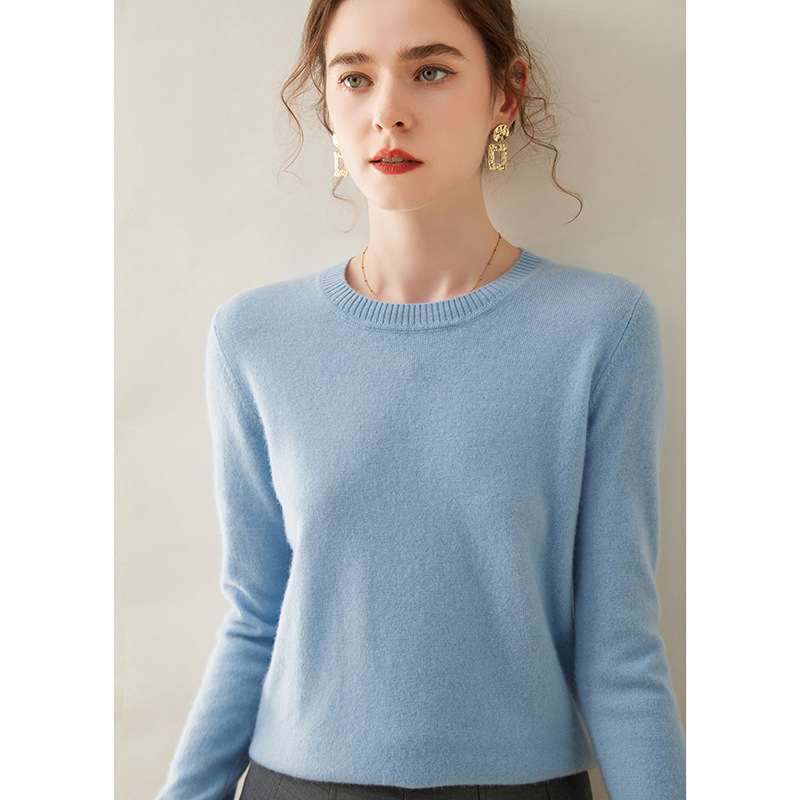 Sveter z kašmíru s obsahom 30-50%, voľný strih, okrúhly výstrih, žakardové pletenie