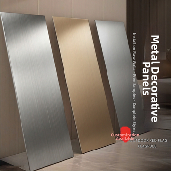 Kovový stenový panel s dreveným obkladom a bambusovými vláknami a bambusovým uhlím; bezšvový dizajn v modernom minimalistickom štýle.