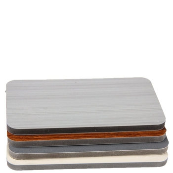 Kovový stenový panel s dreveným obkladom a bambusovými vláknami a bambusovým uhlím; bezšvový dizajn v modernom minimalistickom štýle.