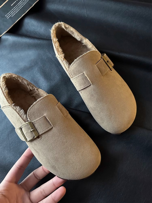 Női slip-on mokaszín mikroszálas felsőrésszel, gumírozott talp, PU belső talp, 3-5 cm sarok