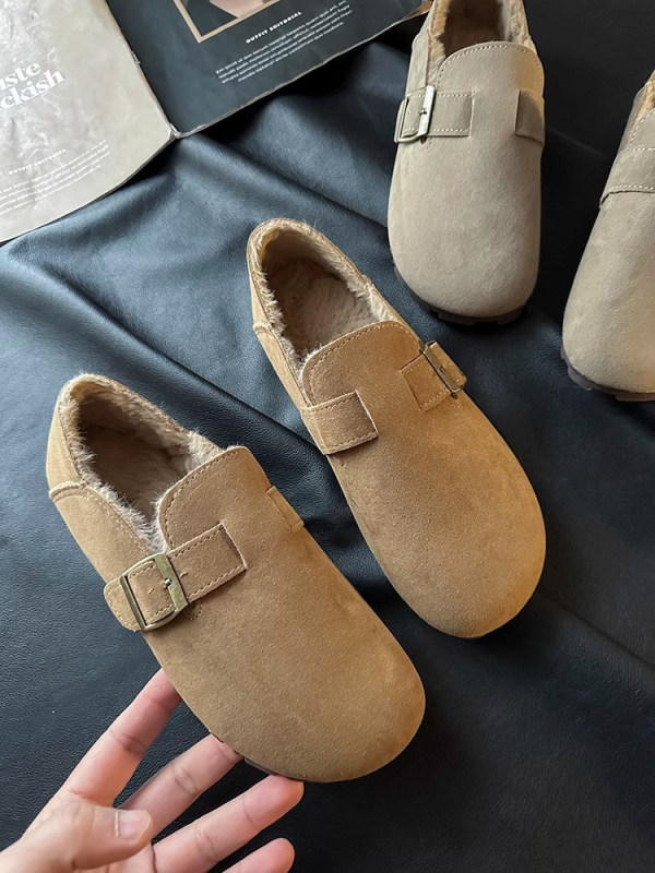 Női slip-on mokaszín mikroszálas felsőrésszel, gumírozott talp, PU belső talp, 3-5 cm sarok