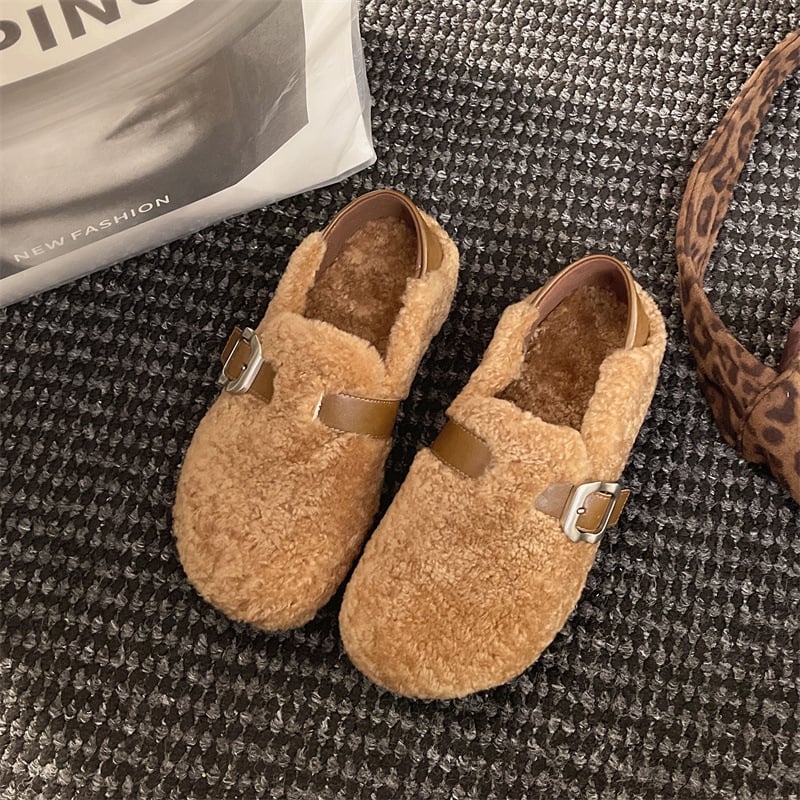 Γυναικείες μπότες από γούνα προβάτου για τον χειμώνα — Slip-On, χαμηλό ύψος γάμπας, χαμηλό τακούνι, καουτσούκ σόλα, πάτος από 100% μαλλί