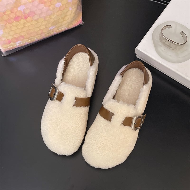 Γυναικείες μπότες από γούνα προβάτου για τον χειμώνα — Slip-On, χαμηλό ύψος γάμπας, χαμηλό τακούνι, καουτσούκ σόλα, πάτος από 100% μαλλί