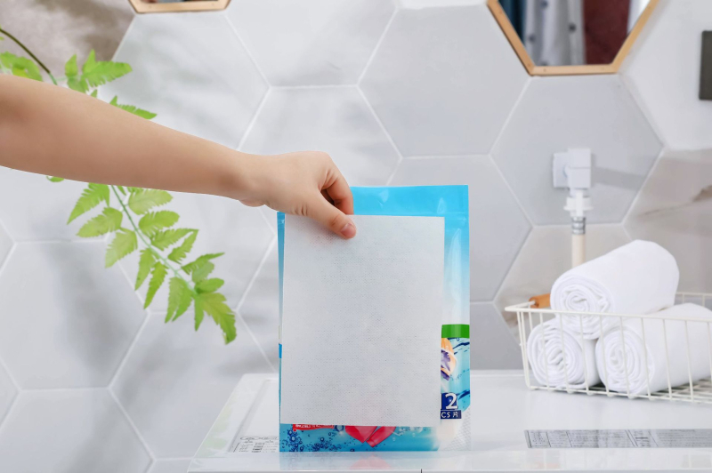 Krāsu uzsūcošās loksnes, lai novērstu krāsu pārvietošanos (Zīmols: Magic washing tablets; Vienība: 20 gab./iepakojums; Kastē: 200)