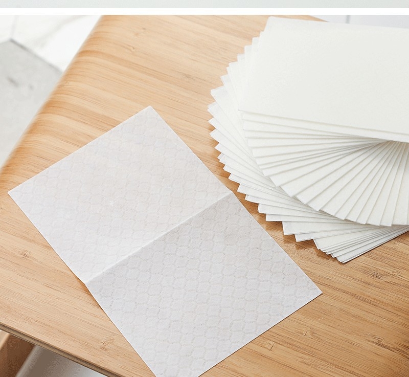 Krāsu uzsūcošās loksnes, lai novērstu krāsu pārvietošanos (Zīmols: Magic washing tablets; Vienība: 20 gab./iepakojums; Kastē: 200)