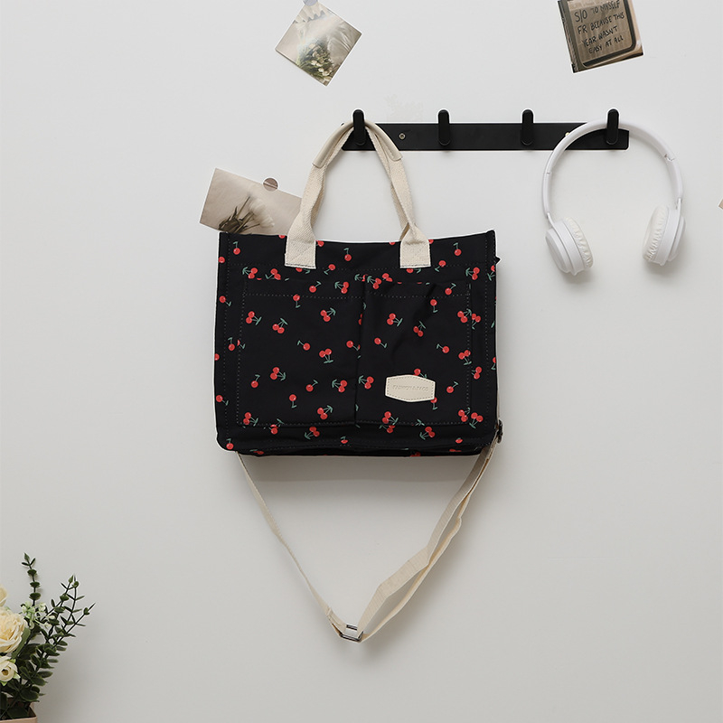 Crossbody kott – linnaline minimalistlik stiil, horisontaalne ruudukujuline kuju, magnetlukustus, polüestervooder, telefoni tasku